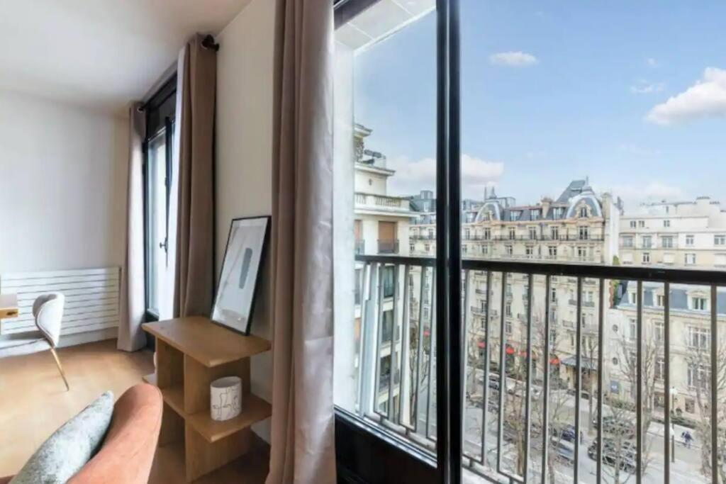 Avenue Montaigne Luxury Apartment 2Br 4P Париж Экстерьер фото