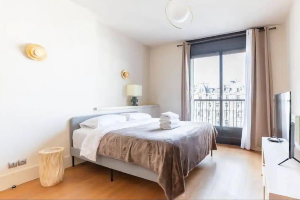 Avenue Montaigne Luxury Apartment 2Br 4P Париж Экстерьер фото